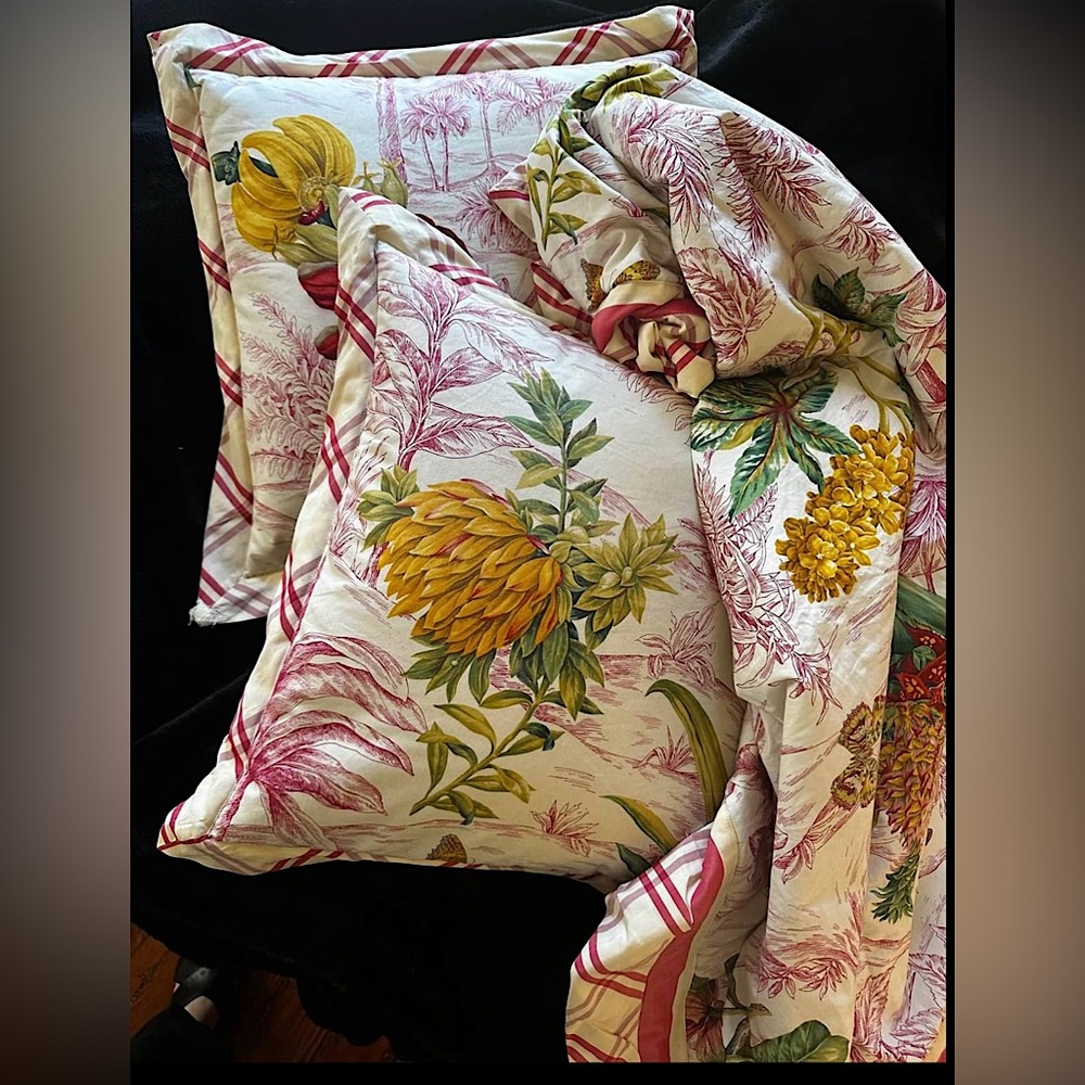 Pierre Frey Tropical Toile Set Coverlet and Pillows